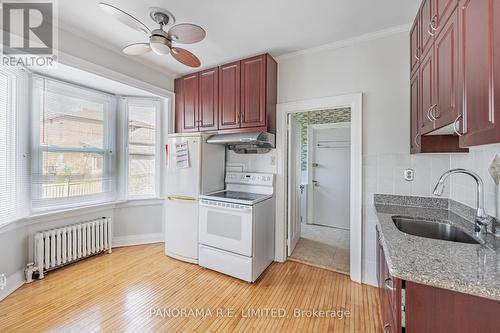 1 - 8 Thirty Third Street, Toronto, ON - Indoor Photo Showing Kitchen