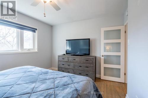 109 Main Street W, Grimsby, ON - Indoor Photo Showing Bedroom