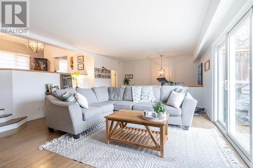 109 Main Street W, Grimsby, ON - Indoor Photo Showing Living Room