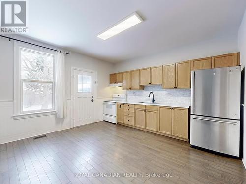 92 Nassau Street W, Oshawa, ON - Indoor Photo Showing Kitchen