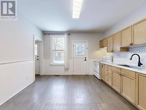 92 Nassau Street W, Oshawa, ON - Indoor Photo Showing Kitchen