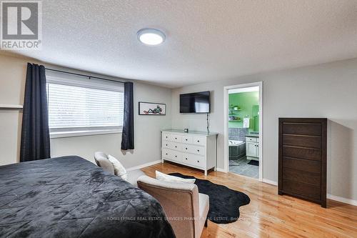 19 Tisdale Court, Kitchener, ON - Indoor Photo Showing Bedroom