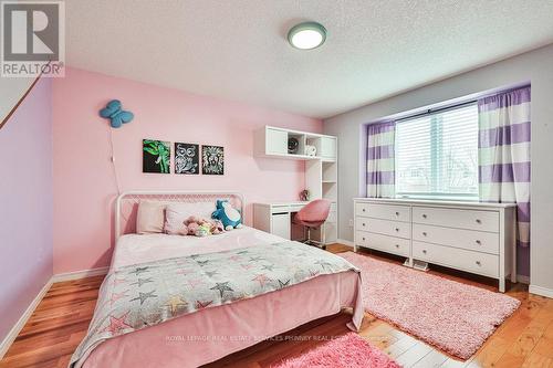 19 Tisdale Court, Kitchener, ON - Indoor Photo Showing Bedroom