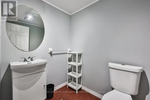 19 Tisdale Court, Kitchener, ON - Indoor Photo Showing Bathroom