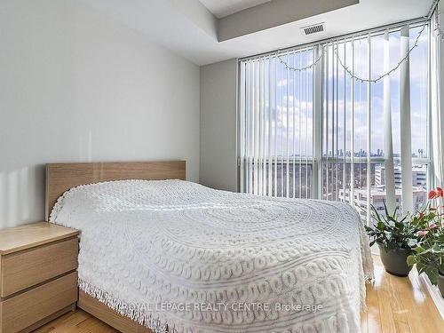 1210-225 Sherway Gardens Rd, Toronto, ON - Indoor Photo Showing Bedroom