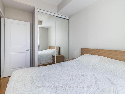 1210-225 Sherway Gardens Rd, Toronto, ON - Indoor Photo Showing Bedroom