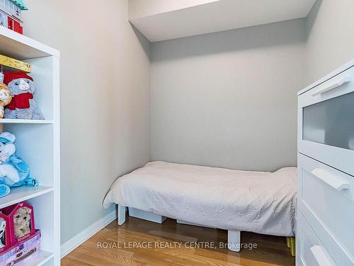 1210-225 Sherway Gardens Rd, Toronto, ON - Indoor Photo Showing Bedroom