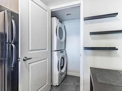 1210-225 Sherway Gardens Rd, Toronto, ON - Indoor Photo Showing Laundry Room