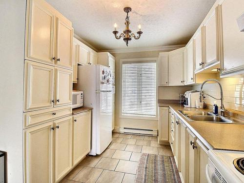 Cuisine - 94 Rue Cardinal-Bégin E., Rouyn-Noranda, QC - Indoor Photo Showing Kitchen With Double Sink