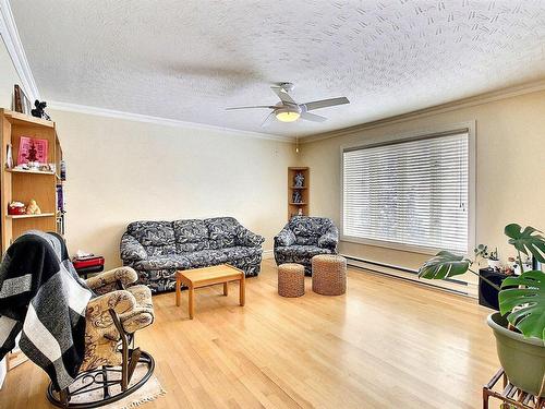 Salon - 94 Rue Cardinal-Bégin E., Rouyn-Noranda, QC - Indoor Photo Showing Living Room