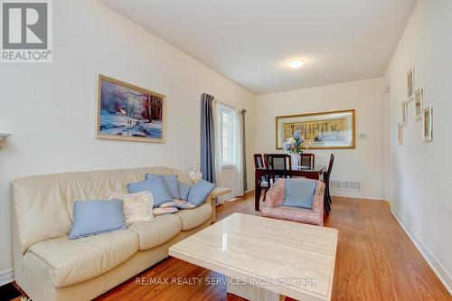 33 - 28 Calliandra Trail, Brampton, ON - Indoor Photo Showing Living Room