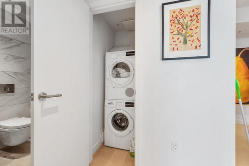 4X01 1289 Hornby Street, Vancouver, BC - Indoor Photo Showing Laundry Room