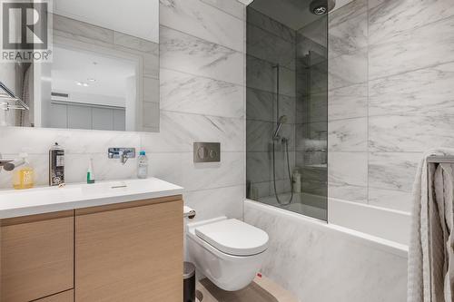 4X01 1289 Hornby Street, Vancouver, BC - Indoor Photo Showing Bathroom