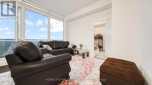 1210N - 225 Veterans Drive N, Brampton, ON - Indoor Photo Showing Living Room