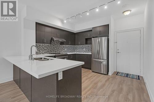 103 - 89 South Town Centre Boulevard, Markham, ON - Indoor Photo Showing Kitchen With Stainless Steel Kitchen With Double Sink With Upgraded Kitchen