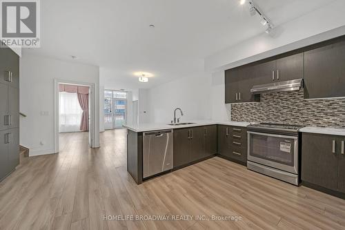 103 - 89 South Town Centre Boulevard, Markham, ON - Indoor Photo Showing Kitchen With Double Sink With Upgraded Kitchen