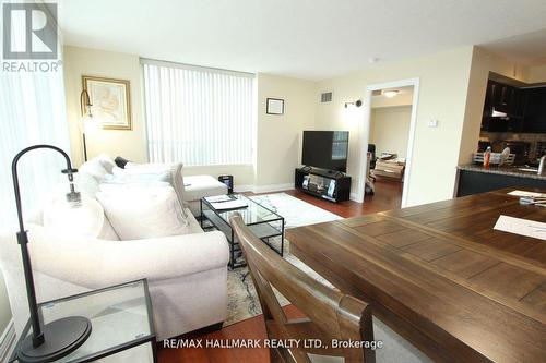 518 - 48 Suncrest Boulevard, Markham, ON - Indoor Photo Showing Living Room