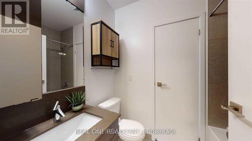 3503 - 89 Dunfield Avenue, Toronto, ON - Indoor Photo Showing Bathroom