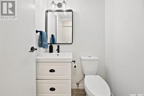 B3 385 Kingsmere Boulevard, Saskatoon, SK - Indoor Photo Showing Bathroom