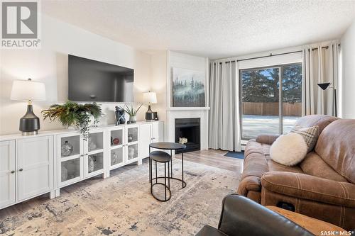 B3 385 Kingsmere Boulevard, Saskatoon, SK - Indoor Photo Showing Living Room