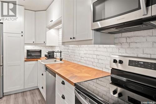 B3 385 Kingsmere Boulevard, Saskatoon, SK - Indoor Photo Showing Kitchen