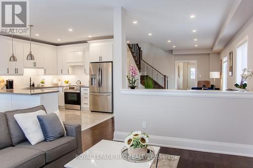 266 Palace Street, Thorold (557 - Thorold Downtown), ON - Indoor Photo Showing Kitchen With Stainless Steel Kitchen With Upgraded Kitchen