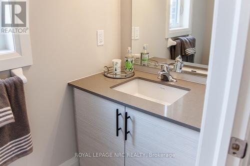 266 Palace Street, Thorold (557 - Thorold Downtown), ON - Indoor Photo Showing Bathroom