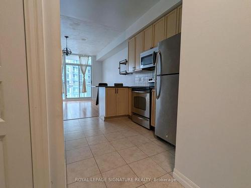 3003-225 Webb Dr, Mississauga, ON - Indoor Photo Showing Kitchen