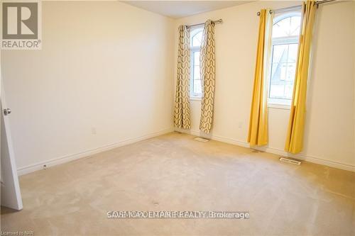 4360 Chemonda Street, Niagara Falls, ON - Indoor Photo Showing Other Room