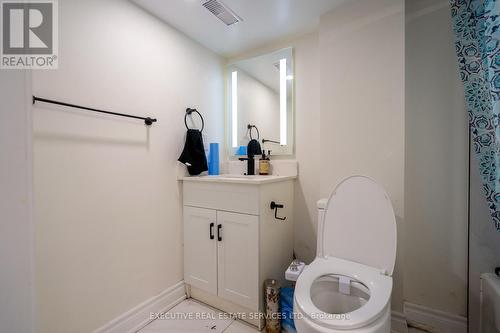 4965 Jepson Street, Niagara Falls, ON - Indoor Photo Showing Bathroom