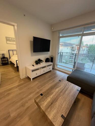 42X 5415 Brydon Crescent, Langley, BC - Indoor Photo Showing Living Room