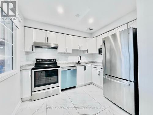 19 Galileo Boulevard, Brantford, ON - Indoor Photo Showing Kitchen