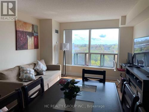 1009 - 188 Doris Avenue, Toronto, ON - Indoor Photo Showing Living Room