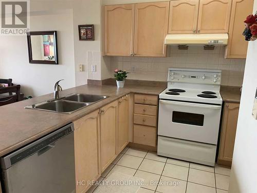 1009 - 188 Doris Avenue, Toronto, ON - Indoor Photo Showing Kitchen With Double Sink