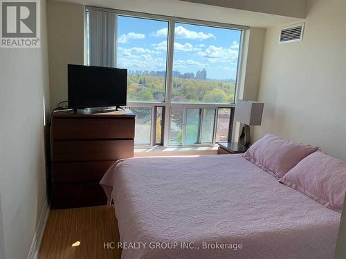 1009 - 188 Doris Avenue, Toronto, ON - Indoor Photo Showing Bedroom