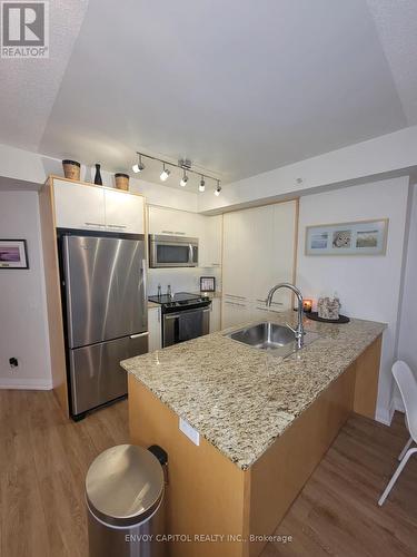 1101 - 5 Valhalla Inn Road, Toronto, ON - Indoor Photo Showing Kitchen With Stainless Steel Kitchen