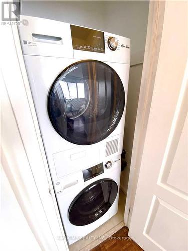 2505 - 715 Don Mills Road, Toronto, ON - Indoor Photo Showing Laundry Room