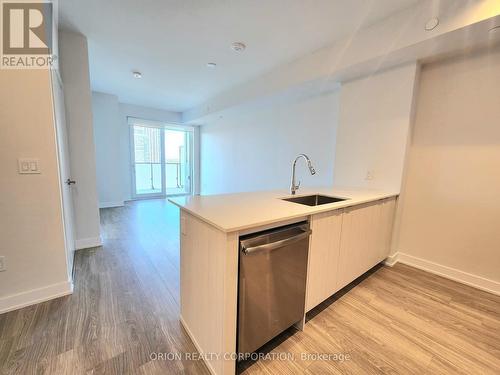 1002 - 4130 Parkside Village Drive, Mississauga, ON - Indoor Photo Showing Kitchen