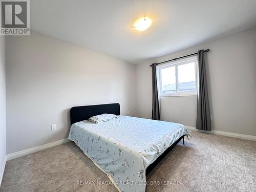 7266 Parkside Road, Niagara Falls (222 - Brown), ON - Indoor Photo Showing Bedroom