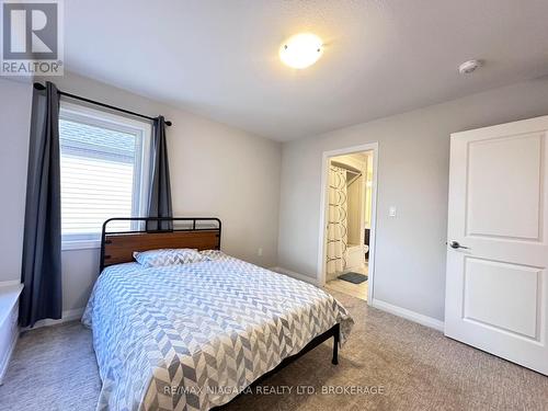 7266 Parkside Road, Niagara Falls (222 - Brown), ON - Indoor Photo Showing Bedroom