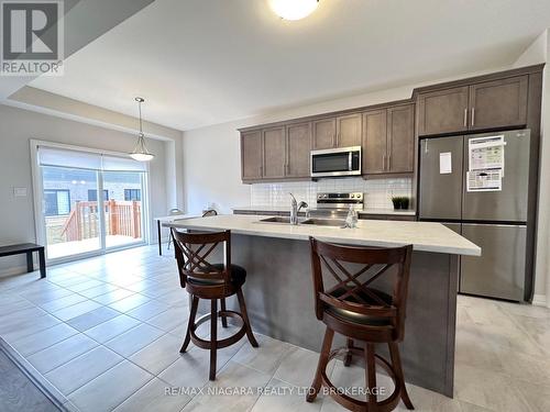 7266 Parkside Road, Niagara Falls (222 - Brown), ON - Indoor Photo Showing Kitchen With Stainless Steel Kitchen With Double Sink