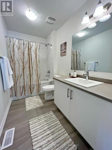 30 Floodgate Road, Whitby, ON - Indoor Photo Showing Bathroom