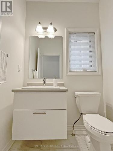 30 Floodgate Road, Whitby, ON - Indoor Photo Showing Bathroom