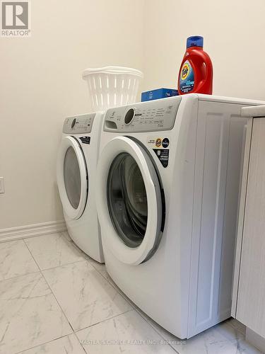 30 Floodgate Road, Whitby, ON - Indoor Photo Showing Laundry Room