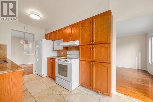 6059 Pineglade Crescent, Ottawa, ON - Indoor Photo Showing Kitchen