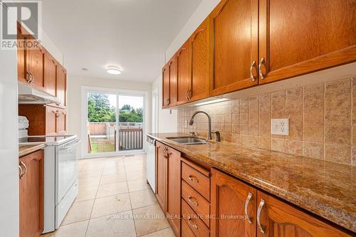 6059 Pineglade Crescent, Ottawa, ON - Indoor Photo Showing Kitchen With Double Sink