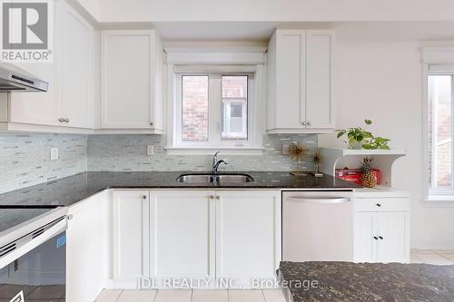 213 Paradelle Drive, Richmond Hill, ON - Indoor Photo Showing Kitchen With Double Sink