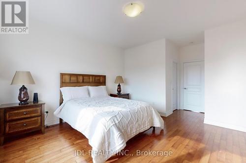 213 Paradelle Drive, Richmond Hill, ON - Indoor Photo Showing Bedroom