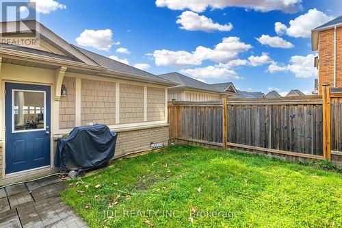 213 Paradelle Drive, Richmond Hill, ON - Outdoor With Exterior