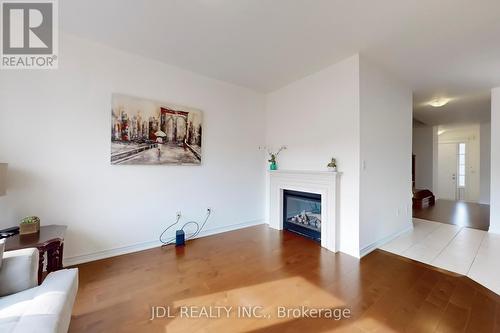 213 Paradelle Drive, Richmond Hill, ON - Indoor Photo Showing Living Room With Fireplace